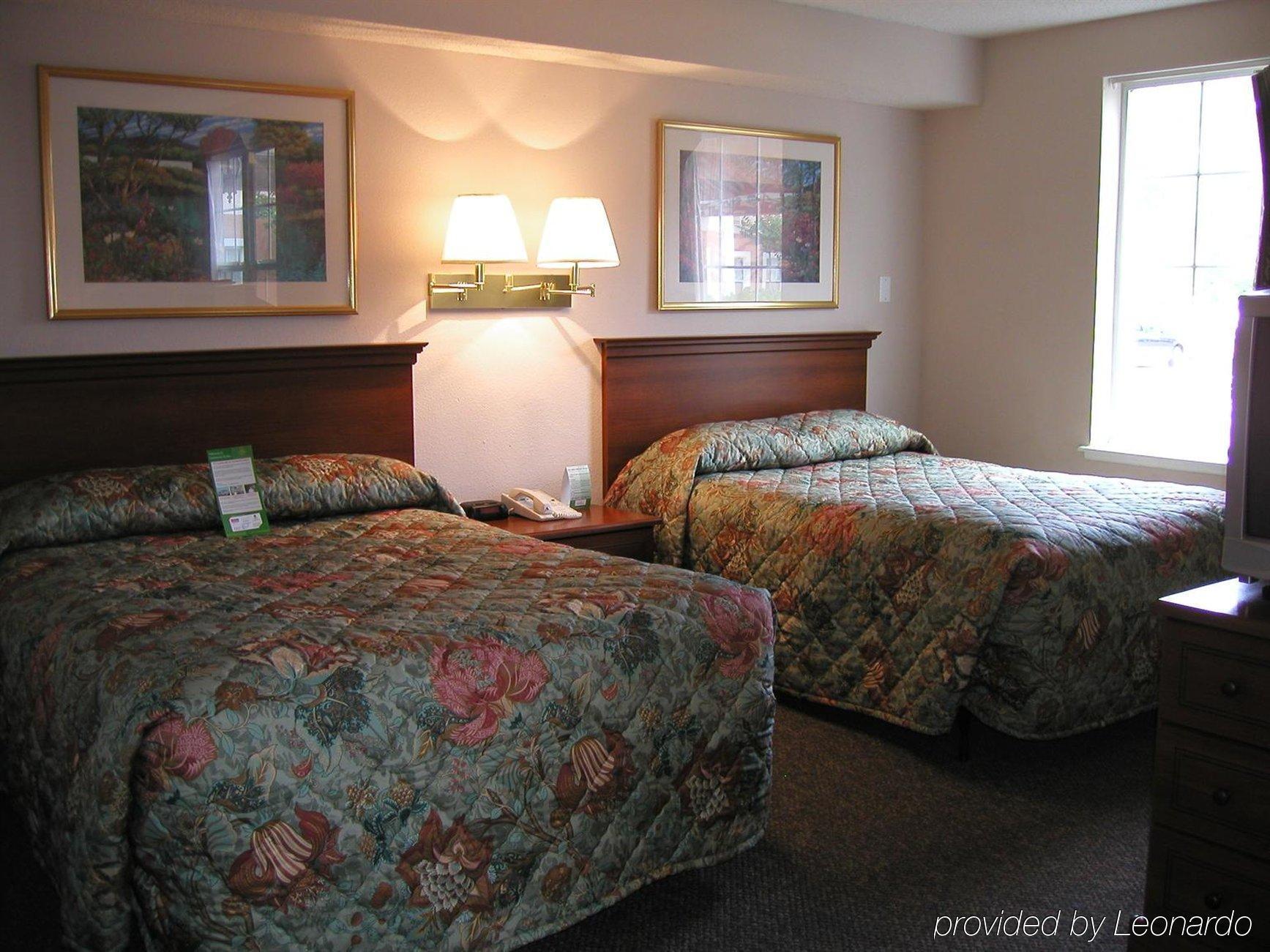 Intown Suites Extended Stay Colorado Springs Habitación foto