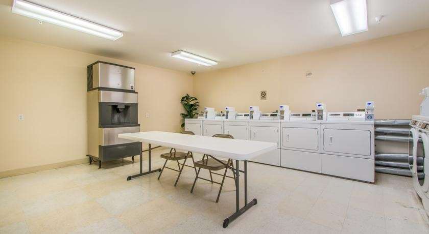 Intown Suites Extended Stay Colorado Springs Facilidades foto